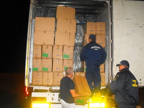 csempészcigaretta (csempészcigaretta, )