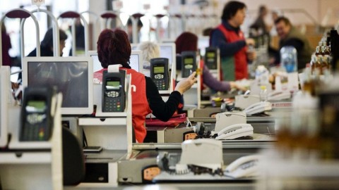 eladó (eladó, kassza, )