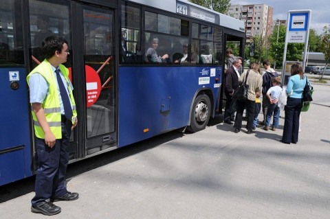 elsőajtós (elsőajtós)