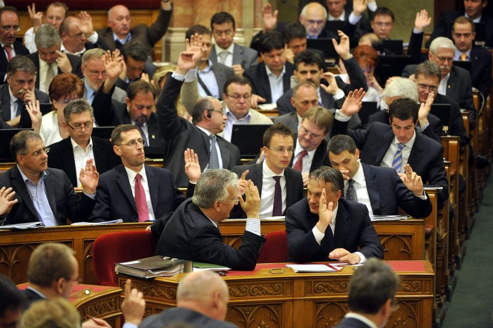 fidesz-frakcio(i)(210x140)(2).jpg (parlament, fidesz frakció)
