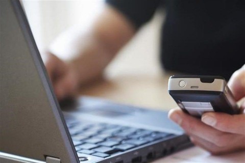 internet-bankolas(2)(960x640).jpg (internet bank, mobiltelefon, átutalás, )