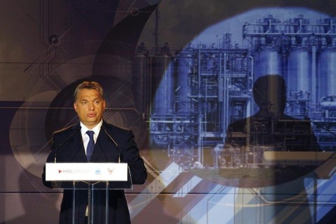 mol-orban(960x640).jpg (mol, orbán, )