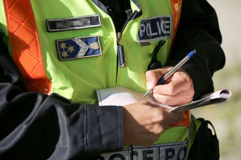 rendőrség (rendőrség, )