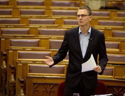 rétvári bence (rétvári bence)