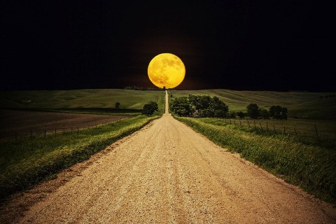 szuperhold (szuperhold)