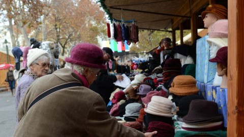 Karacsonyi-vasar-Szegeden(210x140)(1).jpg (karácsonyi vásár, )