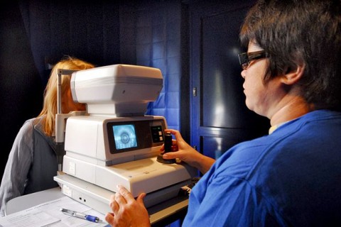 Szemvizsgalat(430x286)(1).jpg (szemvizsgálat)