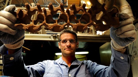 autóipar (autóipar, szerelő, vállalkozó, kkv, alkatrész,)