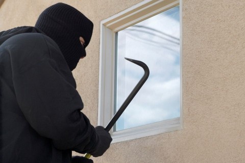 betörő (betörő, )