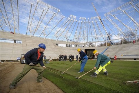 füvesítés, nagyerdei stadion (nagyerdei stadion, )