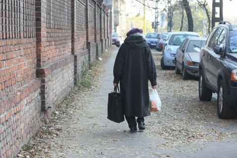 nyugdijas(960x640)(13).jpg (nyugdíjas, idős nő, )