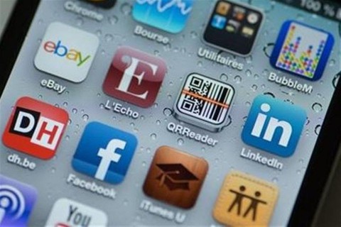 smart-phone(1)(960x640).jpg (okostelefon, facebook, )