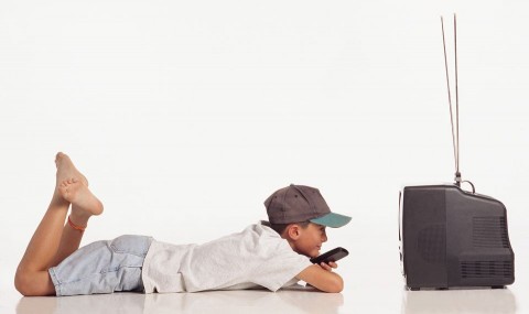 tévézés (tévé, )