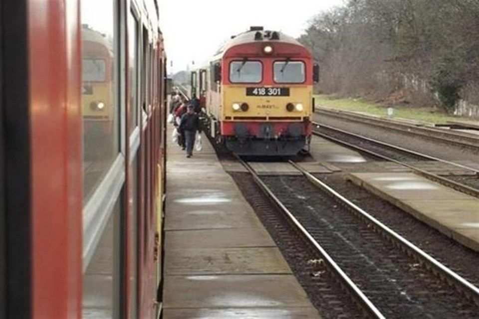 vonat(1)(960x640)(1).jpg (vonat)