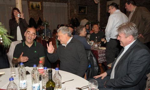 Csányi sportcsarnokot ígért a Picknek (Csányi sportcsarnokot ígért a Picknek)