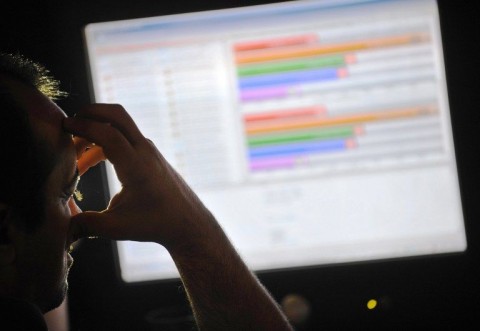 Hacker (hacker, számítógépes bűnözés, megfigyelés)