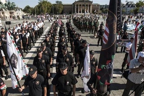 Hosok-tere-Magyar-Garda(1)(960x640).jpg (magyar gárda, hősök tere)