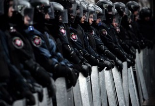 Rendőrsorfal Kijevben (demonstráció, rohamrendőr, ukrajna, kijev, )