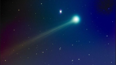 ison-üstökös (ison-üstökös, )