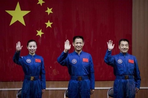 kinai-urhajosok(1)(960x640).jpg (kína, űrhajó, sencsou-10, )