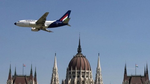 malev(960x640)(1).jpg (malév, parlament, )