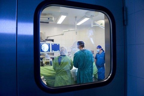 műtős (orvos, kórház, műtő, )