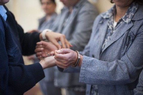 női börtön (női börtön, bilincs)