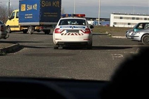 rendorauto(1)(960x640).jpg (rendőrautó)