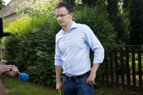 szijjártó péter (szijjártó péter)