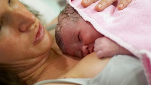 szülés (születés, újszülött)