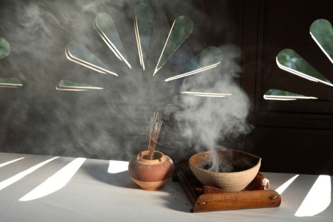 tömjén (tömjén, )