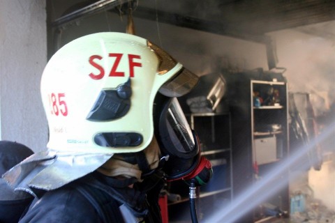 tuzolto(960x640)(1).jpg (tűzoltó, )