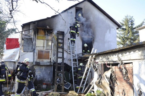 tuzoltok(960x640).jpg (túzoltók)