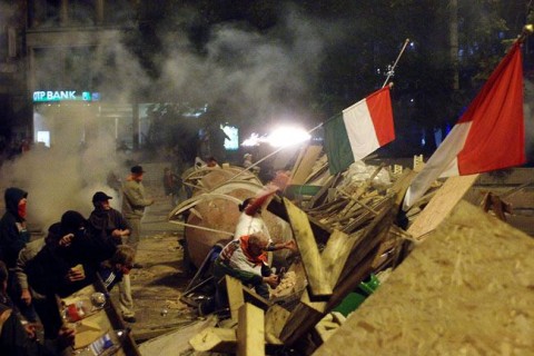 2006-os-zavargasok(960x640)(1).jpg (zavargások, öszöd, 2006)