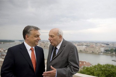 John Lukacs (John Lukacs)