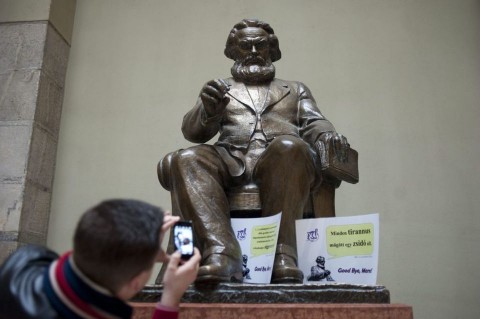 Marx-szobor (marx, corvinus marx szobor, corvinus, )