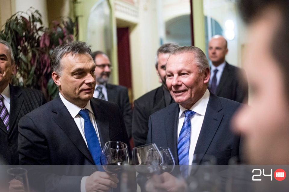 Orbán Schuster 80. születésnapjára koccintott | 24.hu