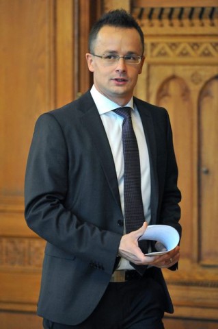 Szíjjártó Péter (szíjjártó péter, )