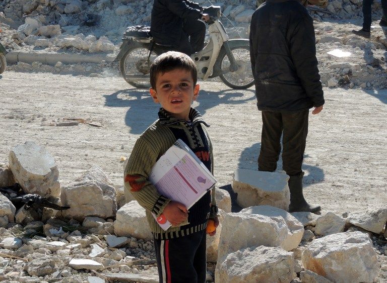 Szíria gyerek (szíria, bombázás, )