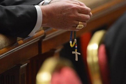 Vatikan-biboros(1)(960x640).jpg (vatikán, kereszt, bíboros, pápaválasztás, )