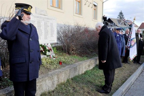 malenkij-robot-megemlekezes-Kismraoson(960x640).jpg (málenkij robot, kismaros, harrach péter, )