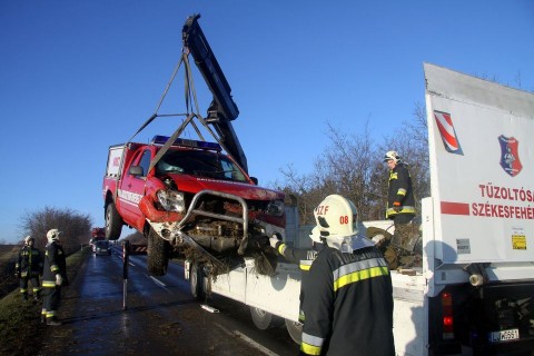 tűzoltóautó (tűzoltóautó, )