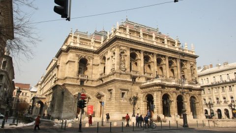 operaház (operaház, )