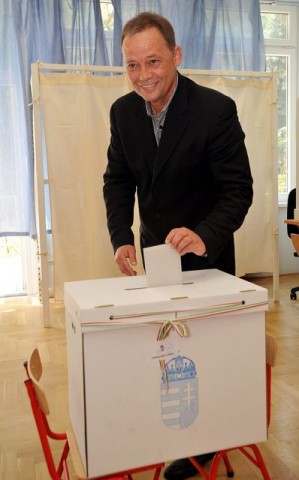 valasztas(210x140)(2).jpg (választás)