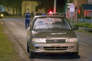 körmenetbe hajtott autó (baleset, körmenet, törött szélvédő, )