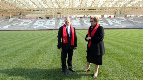 Kósa Lajos (kósa lajos, németh lászlóné, nagyerdei stadion, )