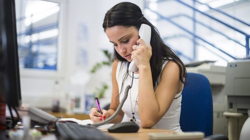 telefon (telefon, iroda, titkárnő, diákmunka, telefonálás,)