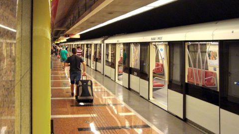 2-es-metro(210x140)(1).jpg (2-es metró)