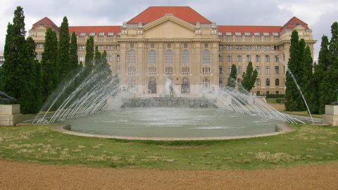 Debreceni Egyetem (debreceni egyetem)