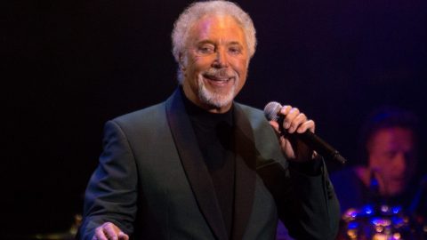 tom jones (tom jones)